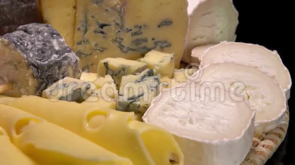 各种法国奶酪的全景视频的预览图