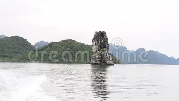越南广宁海上的乔尼号视频的预览图
