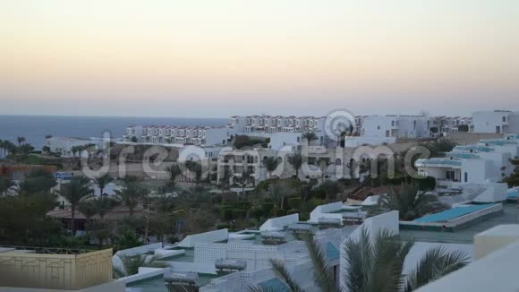 地中海建筑白色和蓝色海岸建筑视频的预览图