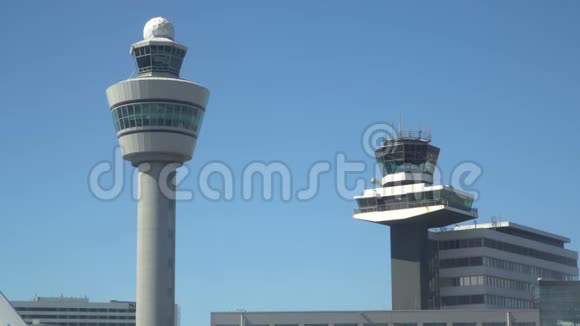 飞行管理空中控制塔和客运码头视频的预览图