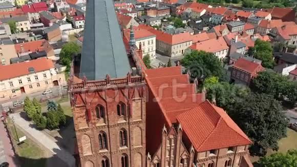 中欧哥特大教堂的鸟瞰图视频的预览图