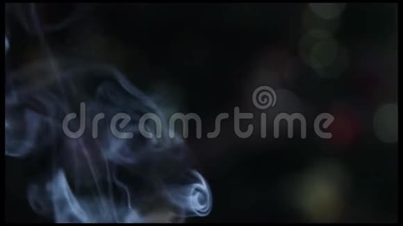 烟雾烟雾恶臭圣诞树灯光背景开火不是射击视频的预览图
