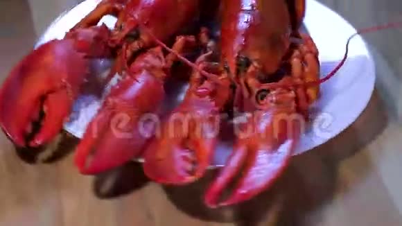 煮沸的龙虾视频的预览图
