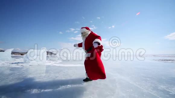 圣诞老人的风吹走了视频的预览图