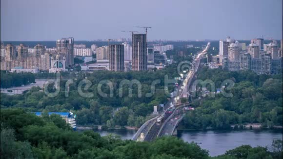 暮光之城基辅的地铁桥视频的预览图