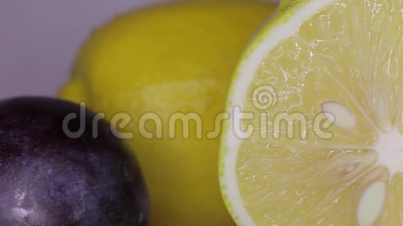 李子柠檬和一滴水视频的预览图