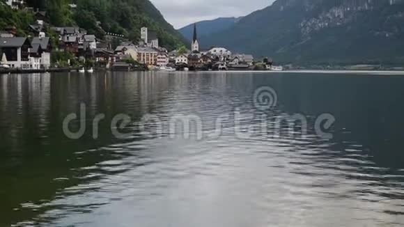 美丽的风景哈尔斯塔特湖哈尔斯塔特霍尔斯塔特看到萨尔茨卡梅古特奥地利阿尔卑斯山视频的预览图