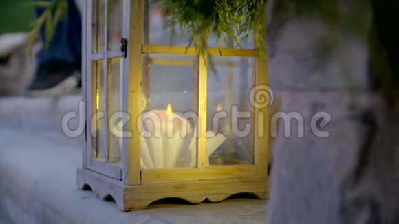 美丽的灯笼和蜡烛视频的预览图