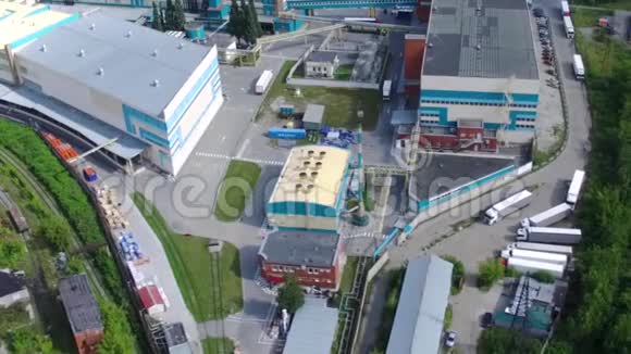 带有仓库的复杂工厂的工业区的俯视图录像成品开放区域工业视频的预览图