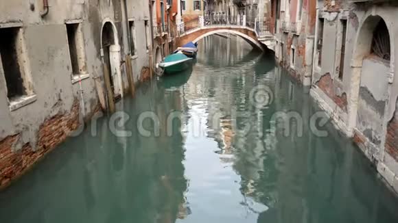 经典的威尼斯建筑和通道城市景观意大利威尼斯视频的预览图