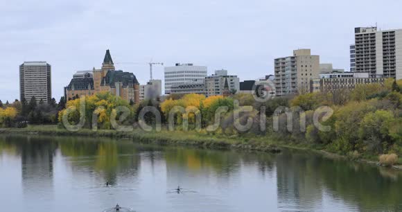 加拿大萨斯卡通南萨斯喀彻温河景观视频的预览图