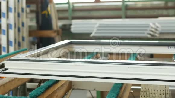 生产制造塑钢窗pvc摆在桌上的是窗扇螺丝刀店铺是视频的预览图