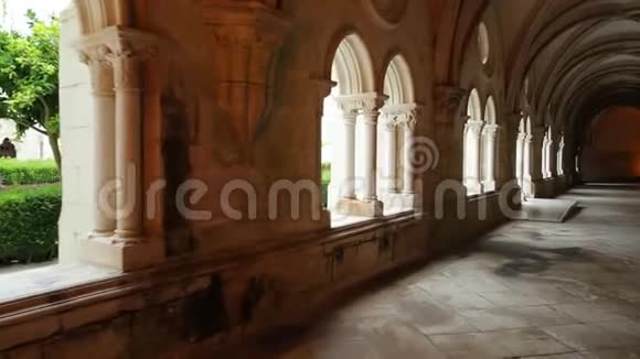 阿尔科巴卡走廊修道院视频的预览图