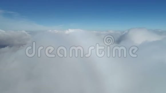 斯提罗夫尼克峰令人惊叹的冬季景观与电信塔最高的山顶的洛夫森视频的预览图