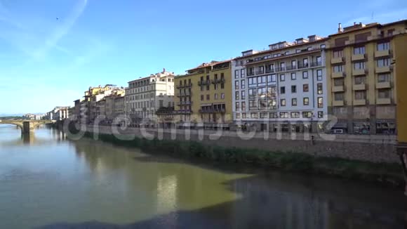佛罗伦萨圣三位一体大桥老桥庞韦奇奥视频的预览图