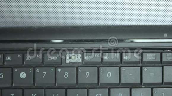 修理笔记本电脑钥匙F9视频的预览图