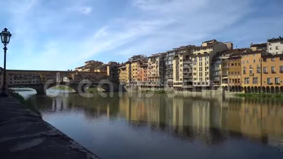 佛罗伦萨圣三位一体大桥老桥庞韦奇奥视频的预览图