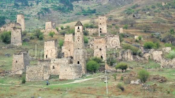北高加索的瞄准塔和防御塔历史上不朽的中世纪建筑视频的预览图