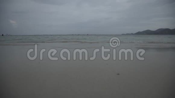 泰国沙滩泰国海浪沙海4暑假平静视频的预览图