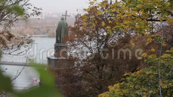 沃洛迪米尔伟大的纪念碑基辅乌克兰秋天视频的预览图