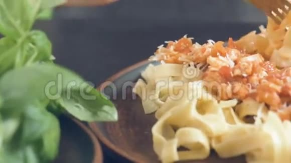 吃意大利传统面食视频的预览图