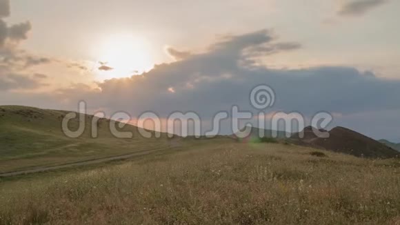 高加索地区田野山谷山脉史诗时代高加索美丽自然格鲁吉亚文化视频的预览图