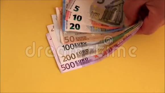 橙色的欧元钞票视频的预览图