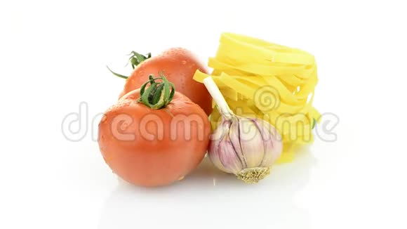 樱桃番茄大蒜和意大利面视频的预览图