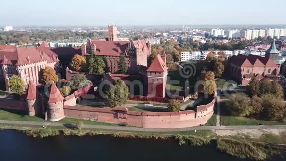 波兰波美拉尼亚地区的空中马尔博克城堡视频的预览图
