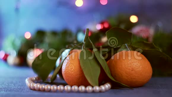 橙色曼达林圣诞节或新年的概念视频的预览图