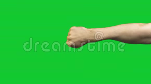男性拳头和绿色背景拳视频的预览图