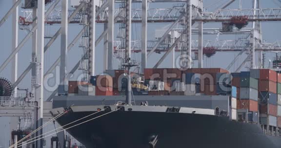 南安普敦码头货柜船02视频的预览图