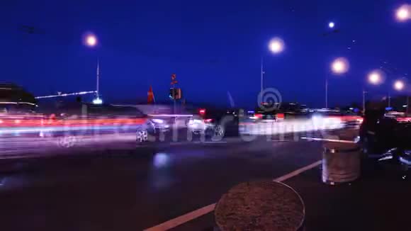 日内瓦勃朗峰的交通和灯光模糊视频的预览图