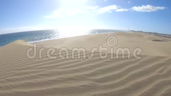 加那利群岛海边的风沙沙漠视频的预览图