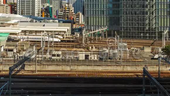 开往日本东京火车站的火车晚点视频的预览图