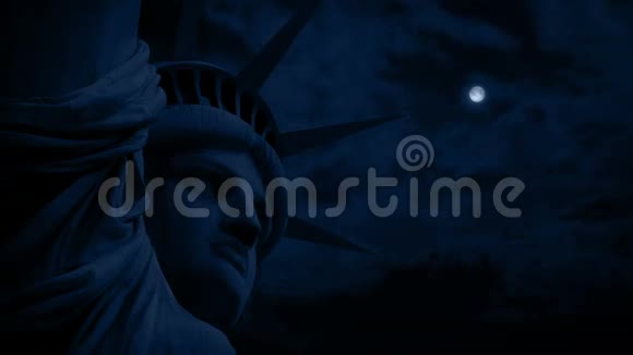 夜晚自由女神像视频的预览图
