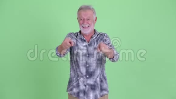 快乐的大胡子男人笑视频的预览图