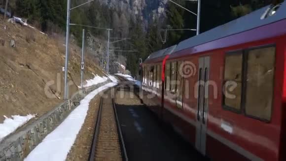 伯尼纳老高山铁路景观视频的预览图
