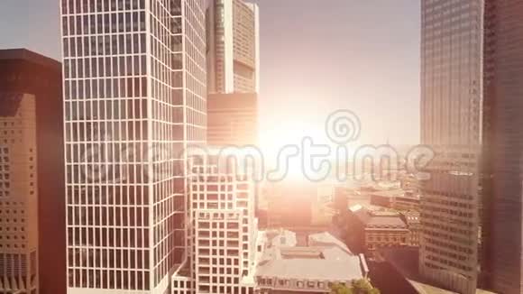摩天大楼塔楼中的太阳反射视频的预览图