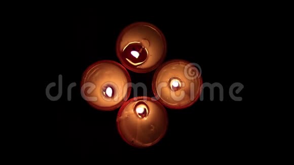 四支蜡烛或黄油灯视频的预览图