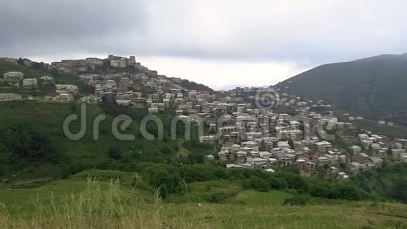 风景村建筑高加索山视频的预览图