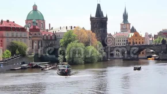 捷克共和国查尔斯桥布拉格景观视频的预览图