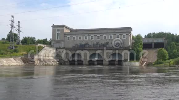 纳尔瓦水电站八月伊万哥罗德俄罗斯视频的预览图