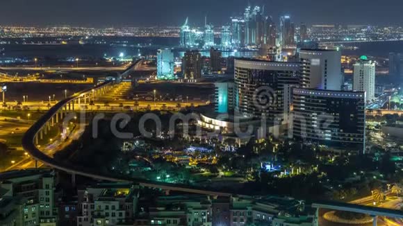 阿联酋迪拜豪华城市新现代建筑和灯光夜景视频的预览图