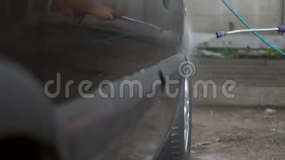 人洗车上的洗车自助服务视频的预览图