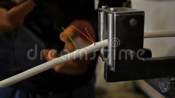 电气电缆金属屏蔽辫子的制造高速编织机视频的预览图