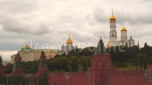 莫斯科克里姆林宫领土上的大钟楼视频的预览图