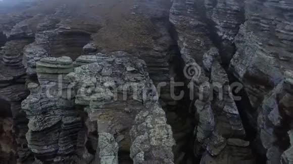 岩石的表面接近安德列夫视频的预览图