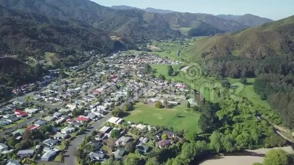 4典型的邻居新西兰航空公司视频的预览图