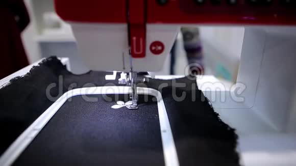 自动缝纫机刺绣图案视频的预览图